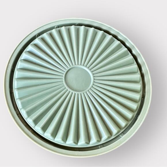 Vintage Tupperware Avocado Green Canister 811-6 MCM Starburst Lid Made in USA - Picture 5 of 9